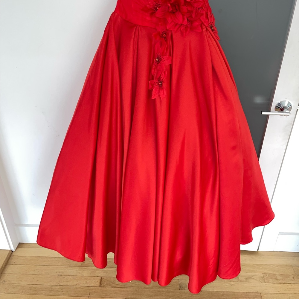 Red Corset Ballgown - Picture 4 of 17